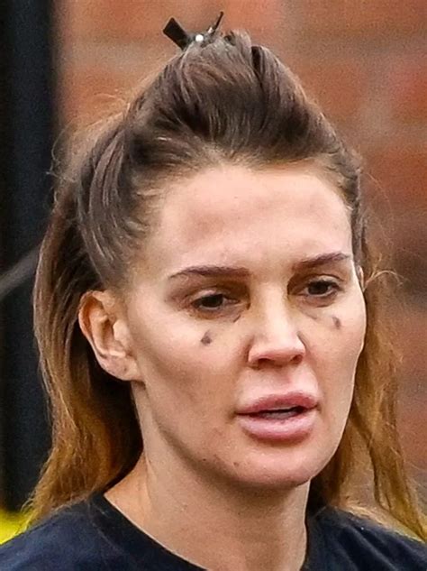 Danielle Lloyd Leaked (26 Photos